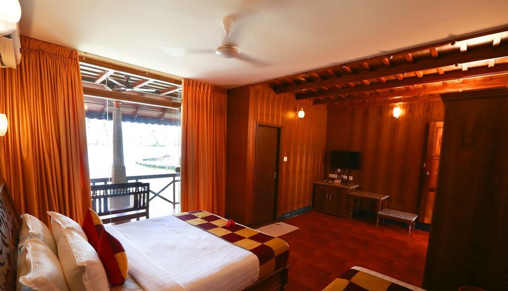 Kondai Lip Backwater Heritage Resort Коччи Экстерьер фото