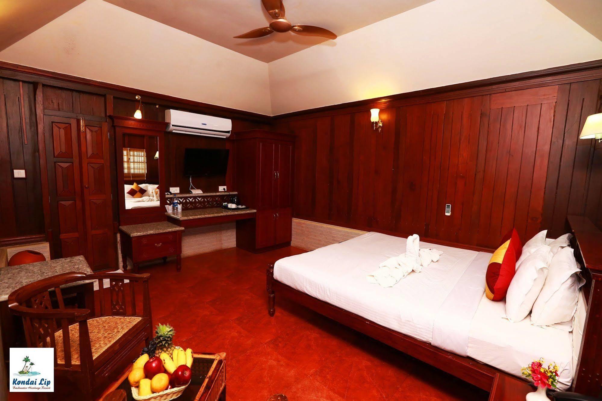 Kondai Lip Backwater Heritage Resort Коччи Экстерьер фото