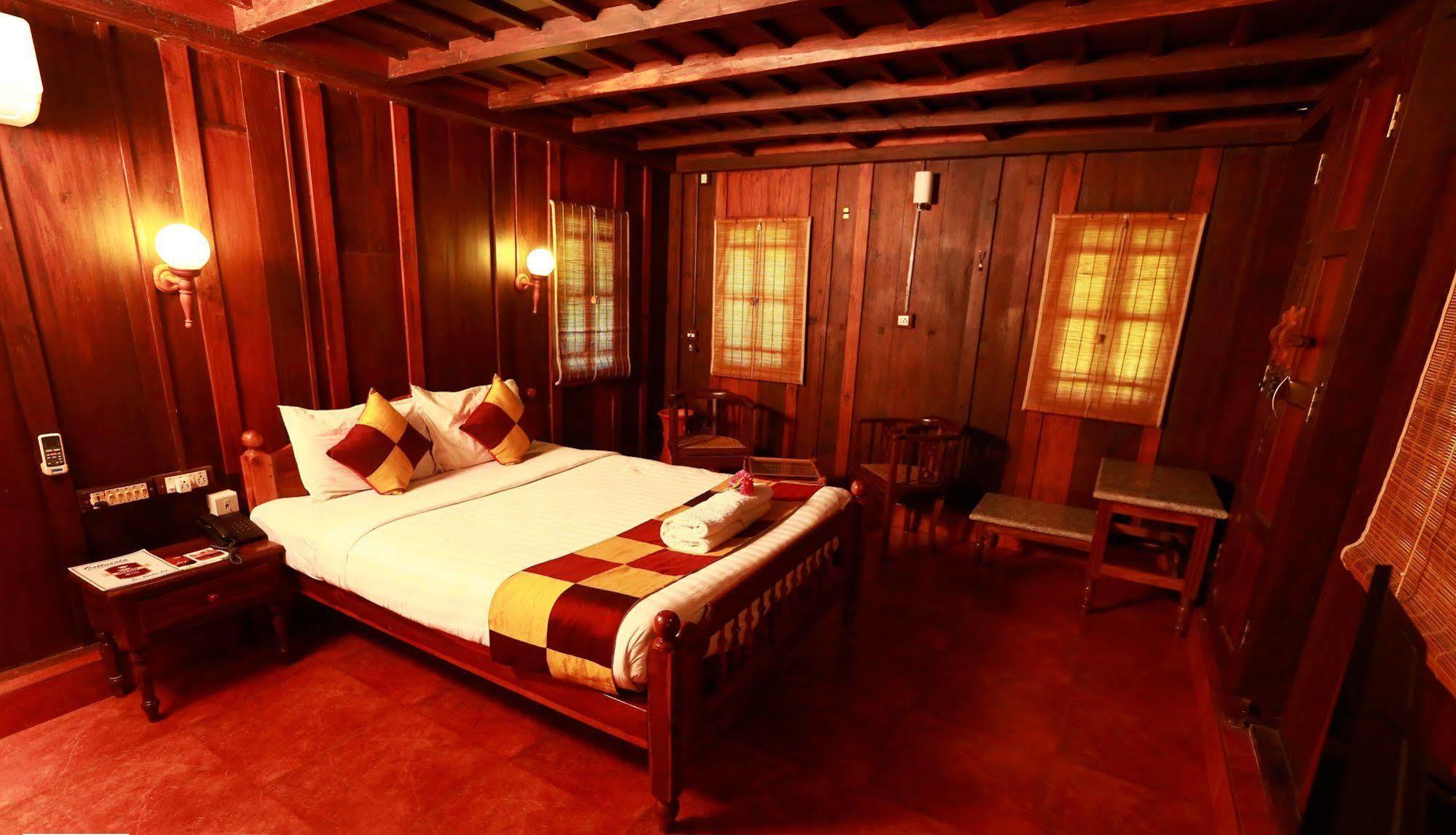 Kondai Lip Backwater Heritage Resort Коччи Экстерьер фото