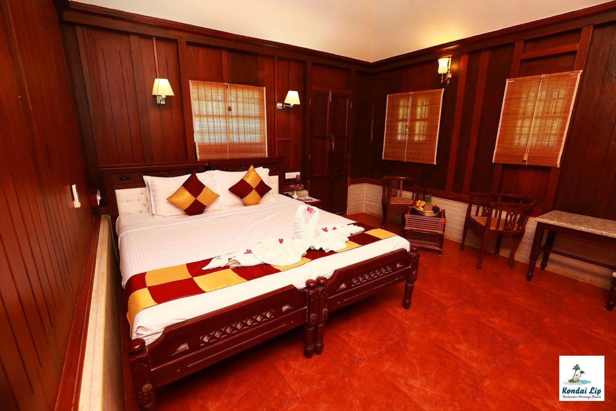 Kondai Lip Backwater Heritage Resort Коччи Экстерьер фото