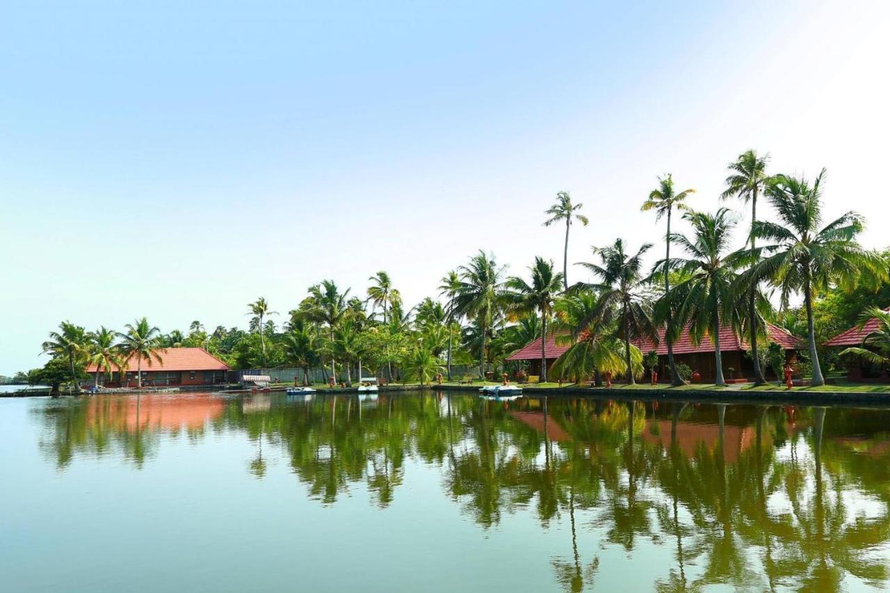 Kondai Lip Backwater Heritage Resort Коччи Экстерьер фото